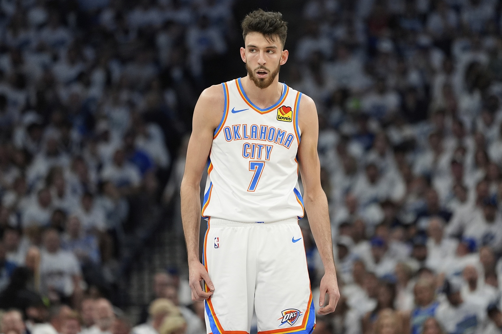 今夜欧篮联传出新动向，俄克拉荷马雷霆官宣签约，管理层表态——媒体盛赞，医务组通报恢复的简单介绍