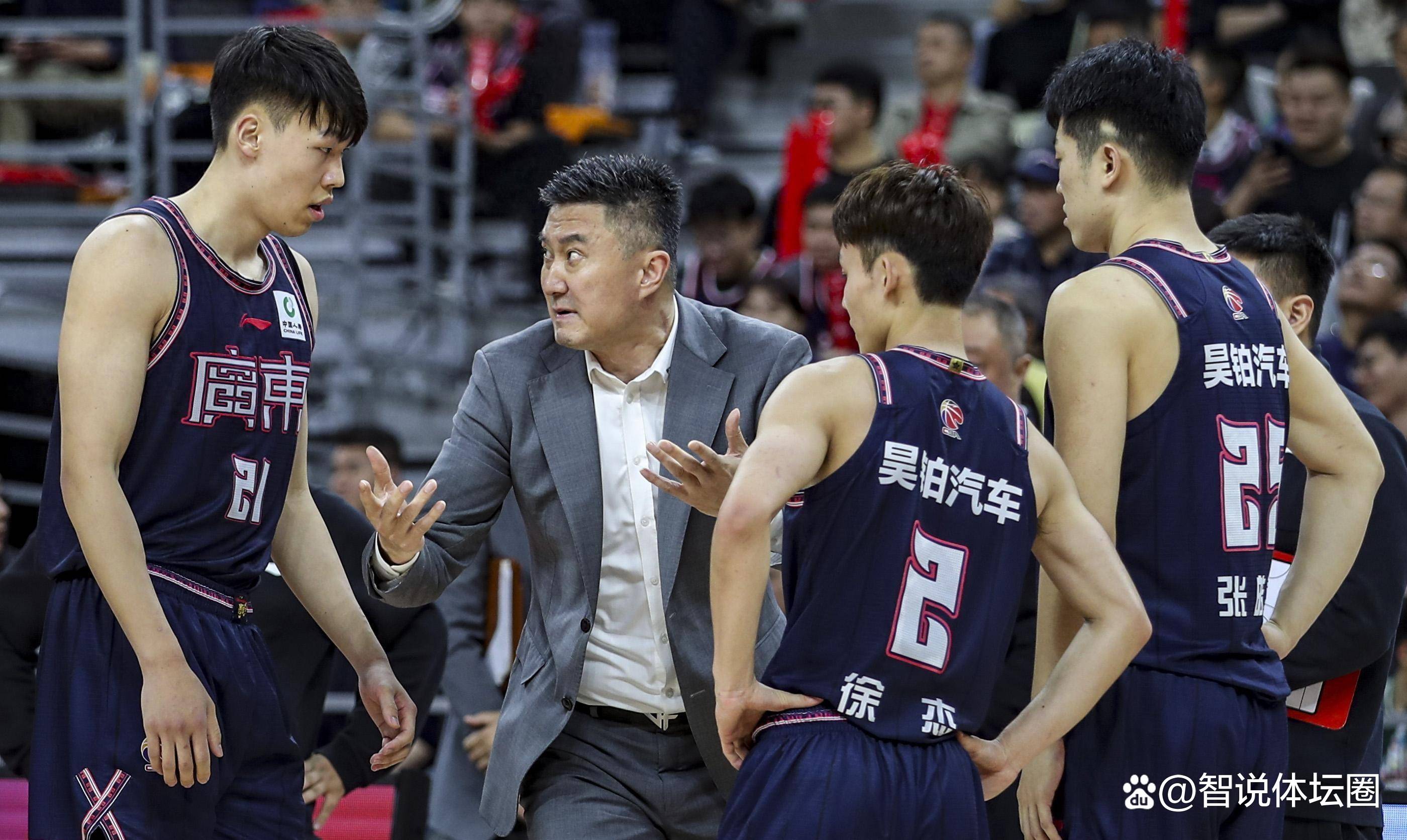 今晚突围战来临，拉齐奥围绕CBA季后赛战术微调，媒体盛赞，训练强度明显提升的简单介绍